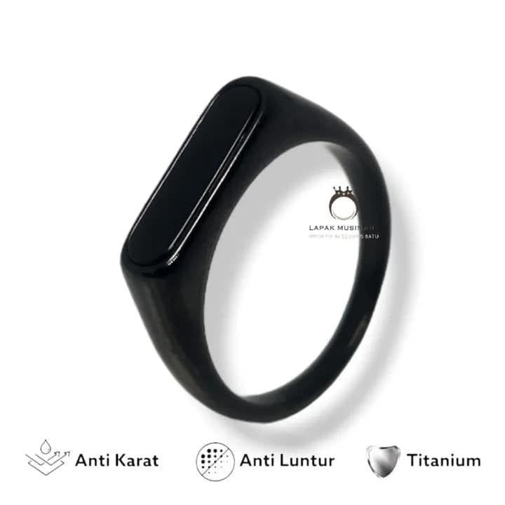 Modern  design  stainless men’s ring with black gemstone
